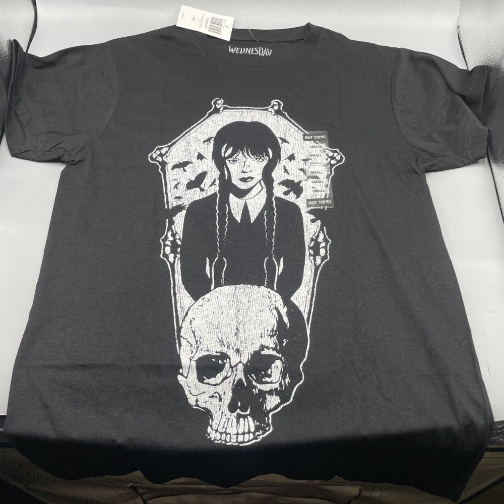 Wednesday Addams T Shirt Coffin Skull Boyfriend Fit Girls SMALL NEW